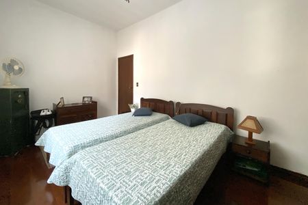 Quarto 3 de casa à venda com 3 quartos, 420m² em Cidade Nova, Belo Horizonte