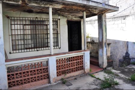 Casa à venda com 268m², 2 quartos e 1 vaga Casa à venda com 268m², 2 quartos e 1 vagaVaranda