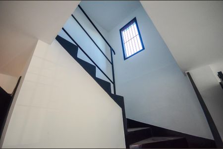 Escada de casa para alugar com 2 quartos, 120m² em Vila Primavera, São Paulo