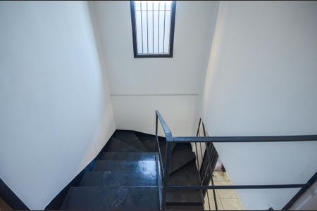 Escada de casa para alugar com 2 quartos, 120m² em Vila Primavera, São Paulo