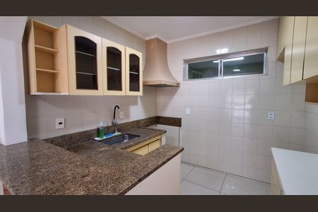 Casa para alugar com 215m², 3 quartos e 3 vagas Casa para alugar com 215m², 3 quartos e 3 vagasCozinha