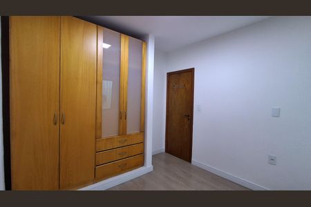 Casa para alugar com 215m², 3 quartos e 3 vagas Casa para alugar com 215m², 3 quartos e 3 vagasSuíte
