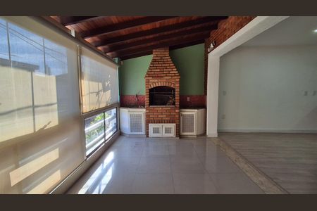 Casa para alugar com 215m², 3 quartos e 3 vagas Casa para alugar com 215m², 3 quartos e 3 vagasVaranda