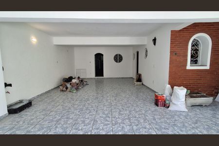 Casa para alugar com 215m², 3 quartos e 3 vagas Casa para alugar com 215m², 3 quartos e 3 vagasGaragem