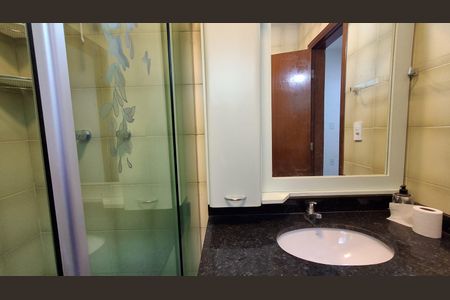 Casa para alugar com 215m², 3 quartos e 3 vagas Casa para alugar com 215m², 3 quartos e 3 vagasBanheiro Suíte