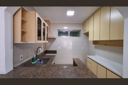 Casa para alugar com 215m², 3 quartos e 3 vagas Casa para alugar com 215m², 3 quartos e 3 vagasCozinha