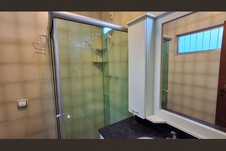 Casa para alugar com 215m², 3 quartos e 3 vagas Casa para alugar com 215m², 3 quartos e 3 vagasBanheiro Suíte