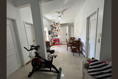 Apartamento para alugar com 140m², 3 quartos e 1 vagaSala