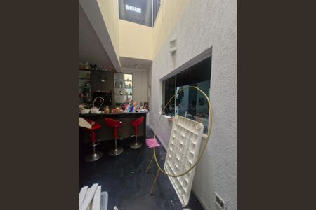 Casa à venda com 160m², 4 quartos e 4 vagasÁrea externa