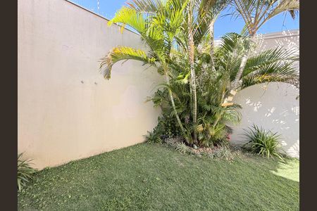 Casa à venda com 162m², 3 quartos e 3 vagasQuintal
