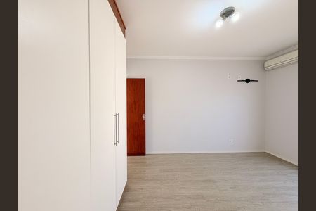 Casa à venda com 162m², 3 quartos e 3 vagasSuíte