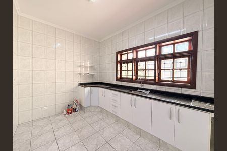 Casa à venda com 162m², 3 quartos e 3 vagasCozinha