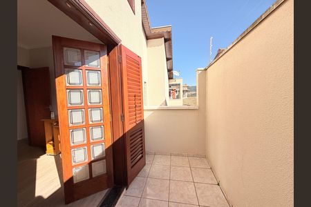 Casa à venda com 162m², 3 quartos e 3 vagasQuarto 2 - Quintal