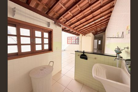 Casa à venda com 162m², 3 quartos e 3 vagasÁrea de Serviço