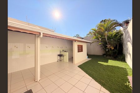 Casa à venda com 162m², 3 quartos e 3 vagasQuintal