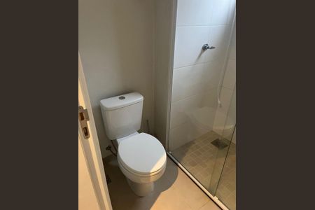 Banheiro de kitnet/studio para alugar com 1 quarto, 40m² em Vila Itapura, Campinas