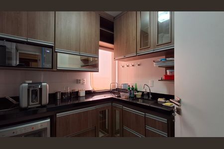 Cozinha de apartamento à venda com 1 quarto, 79m² em Cambuí, Campinas