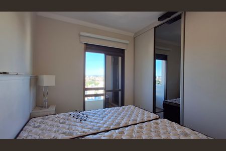 Quarto de apartamento à venda com 1 quarto, 79m² em Cambuí, Campinas