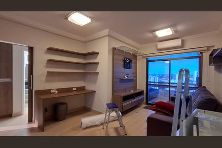 Sala de apartamento à venda com 1 quarto, 79m² em Cambuí, Campinas