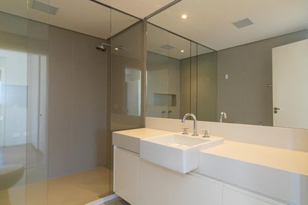 Apartamento à venda com 106m², 3 quartos e 2 vagas Apartamento à venda com 106m², 3 quartos e 2 vagasBanheiro da Suíte 2