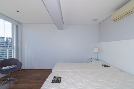 Apartamento à venda com 106m², 3 quartos e 2 vagas Apartamento à venda com 106m², 3 quartos e 2 vagasQuarto Suíte 1