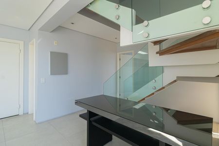 Apartamento à venda com 106m², 3 quartos e 2 vagas Apartamento à venda com 106m², 3 quartos e 2 vagasEscada