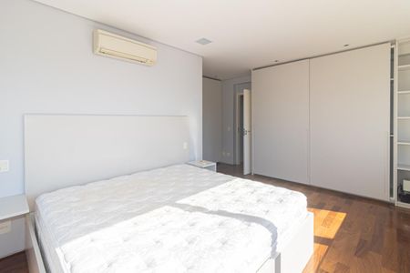 Apartamento à venda com 106m², 3 quartos e 2 vagas Apartamento à venda com 106m², 3 quartos e 2 vagasQuarto Suíte 2