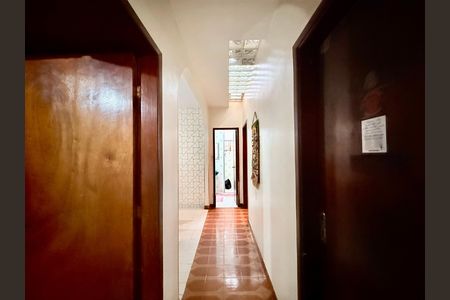 Corredor Quartos  de casa à venda com 3 quartos, 110m² em Campo Grande, São Paulo