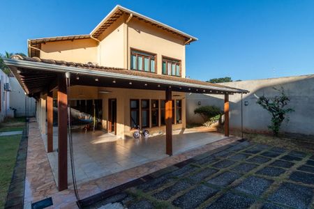 Casa à venda com 4 quartos, 425m² em Ouro Preto, Belo Horizonte