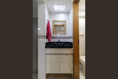 Apartamento à venda com 55m², 2 quartos e 1 vaga Apartamento à venda com 55m², 2 quartos e 1 vagaBanheiro