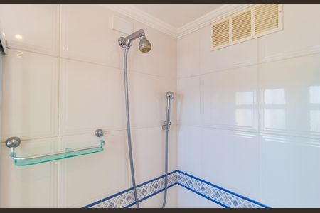 Apartamento à venda com 134m², 3 quartos e 1 vaga Apartamento à venda com 134m², 3 quartos e 1 vagaDetalhe Banheiro - Suíte 2