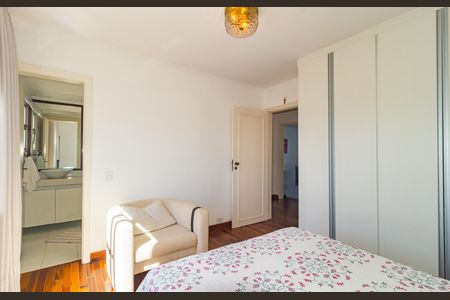 Apartamento à venda com 134m², 3 quartos e 1 vaga Apartamento à venda com 134m², 3 quartos e 1 vagaSuíte 2