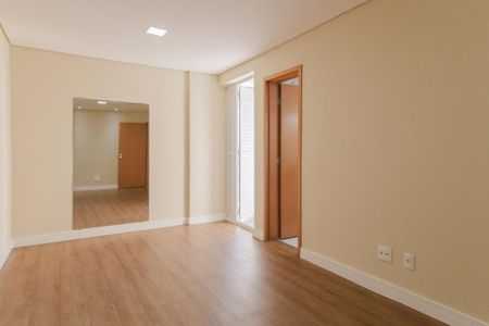 Apartamento para alugar com 117m², 3 quartos e 2 vagas Apartamento para alugar com 117m², 3 quartos e 2 vagasQuarto Suíte