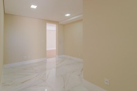 Apartamento para alugar com 117m², 3 quartos e 2 vagas Apartamento para alugar com 117m², 3 quartos e 2 vagasCozinha
