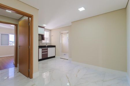Apartamento para alugar com 117m², 3 quartos e 2 vagas Apartamento para alugar com 117m², 3 quartos e 2 vagasCozinha