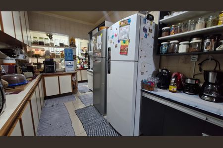 Casa à venda com 240m², 4 quartos e 2 vagasCozinha