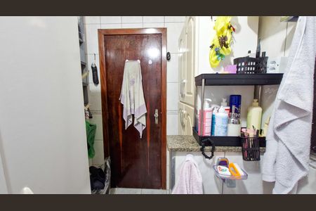 Casa à venda com 240m², 4 quartos e 2 vagasBanheiro