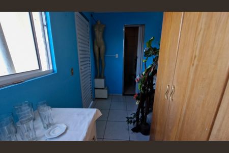Casa à venda com 240m², 4 quartos e 2 vagasQuarto