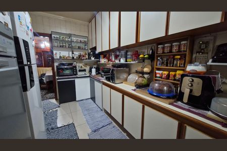 Cozinha de casa à venda com 4 quartos, 240m² em Terceira Divisão de Interlagos, São Paulo