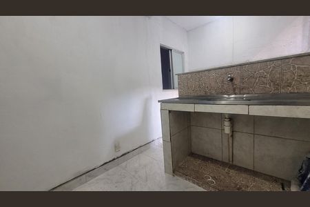 Cozinha de apartamento para alugar com 1 quarto, 30m² em Praça Seca, Rio de Janeiro