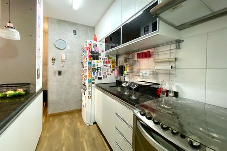 Cozinha de apartamento à venda com 2 quartos, 64m² em Aeroporto, Belo Horizonte