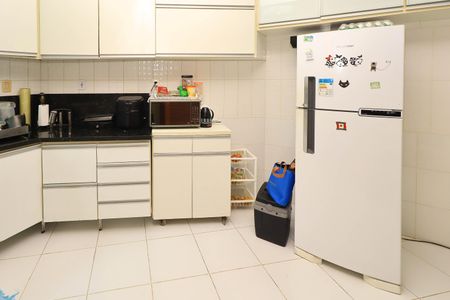 Casa de condomínio para alugar com 200m², 3 quartos e 2 vagas Casa de condomínio para alugar com 200m², 3 quartos e 2 vagasCozinha