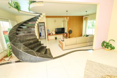 Casa de condomínio para alugar com 200m², 3 quartos e 2 vagas Casa de condomínio para alugar com 200m², 3 quartos e 2 vagasSala