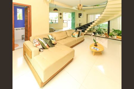 Casa de condomínio para alugar com 200m², 3 quartos e 2 vagas