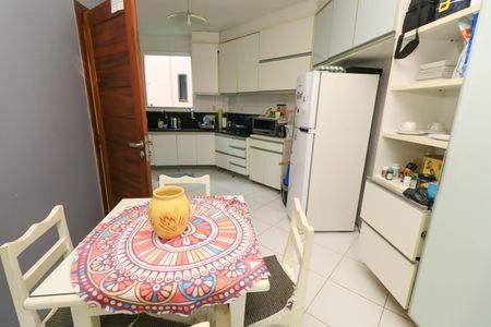 Casa de condomínio para alugar com 200m², 3 quartos e 2 vagas Casa de condomínio para alugar com 200m², 3 quartos e 2 vagasCozinha - Armários