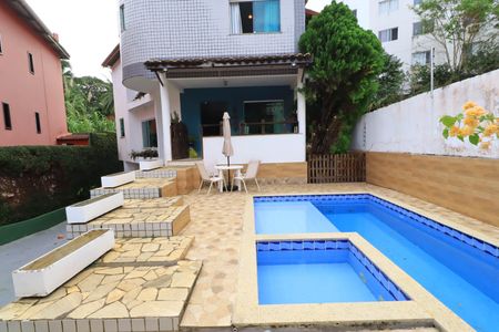 Casa de condomínio para alugar com 200m², 3 quartos e 2 vagas Casa de condomínio para alugar com 200m², 3 quartos e 2 vagasÁrea comum - Piscina