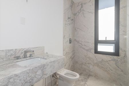Apartamento à venda com 301m², 4 quartos e 4 vagas Apartamento à venda com 301m², 4 quartos e 4 vagasBanheiro 2 da Suíte 1