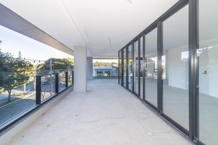 Apartamento à venda com 301m², 4 quartos e 4 vagas Apartamento à venda com 301m², 4 quartos e 4 vagasVaranda