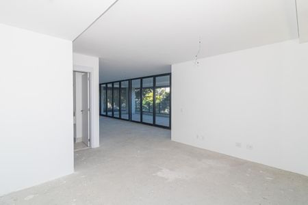Apartamento à venda com 301m², 4 quartos e 4 vagas Apartamento à venda com 301m², 4 quartos e 4 vagasSala 2
