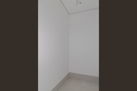 Apartamento à venda com 301m², 4 quartos e 4 vagas Apartamento à venda com 301m², 4 quartos e 4 vagasDespensa
